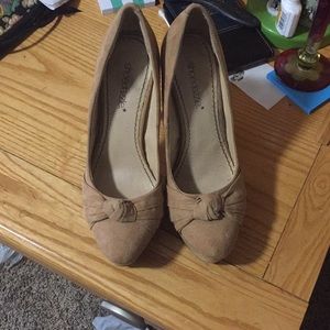 Beige heels